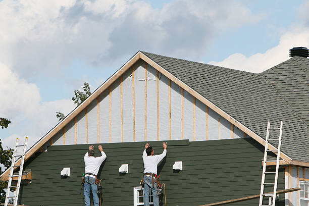 Professional Siding technician working in Thornville, OH